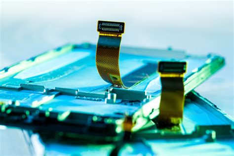 Suppressing the source of electromagnetic interference in electronic equipment