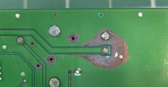 What are the basic characteristics of PCB RF circuits?