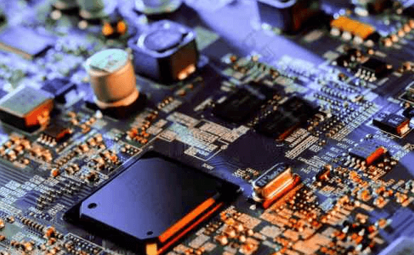 What are the things to pay attention to in PCB layout?