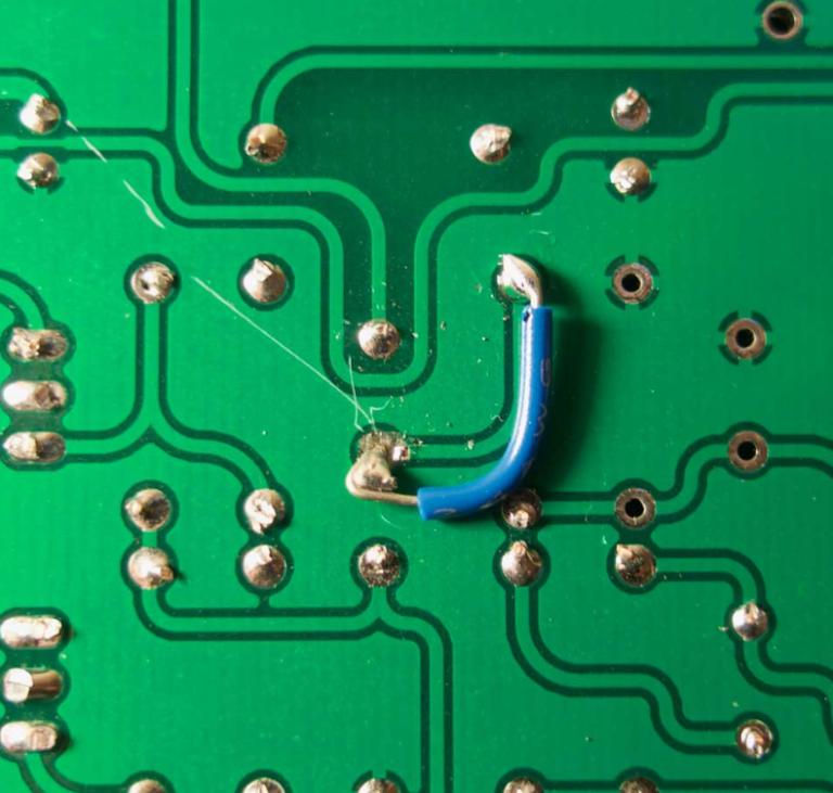 Analysis of Causes of PCB Trace Breakage
