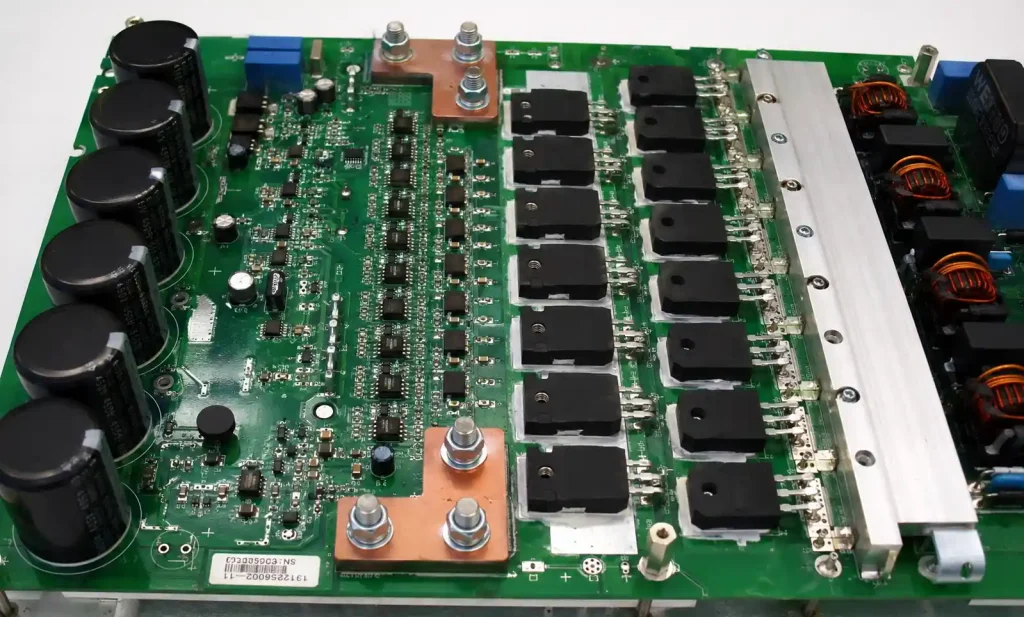 Optimized component placement showing gate drivers adjacent to IGBT power devices