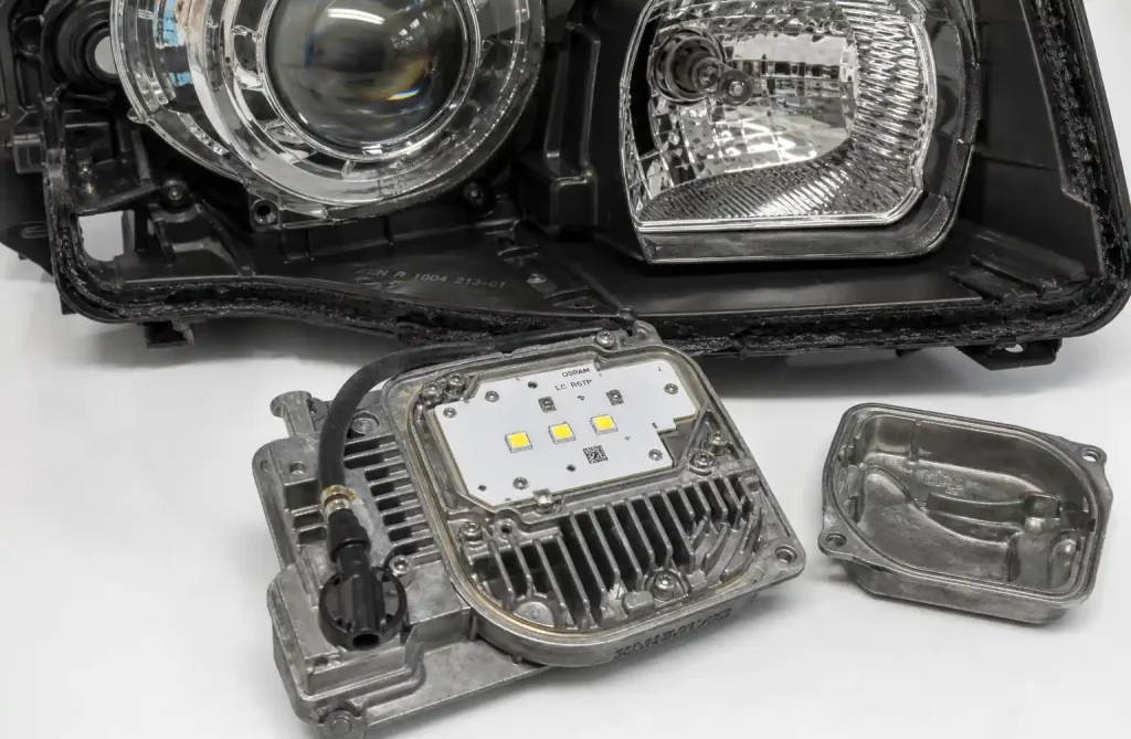 Automotive LED headlight module with ceramic PCB substrate