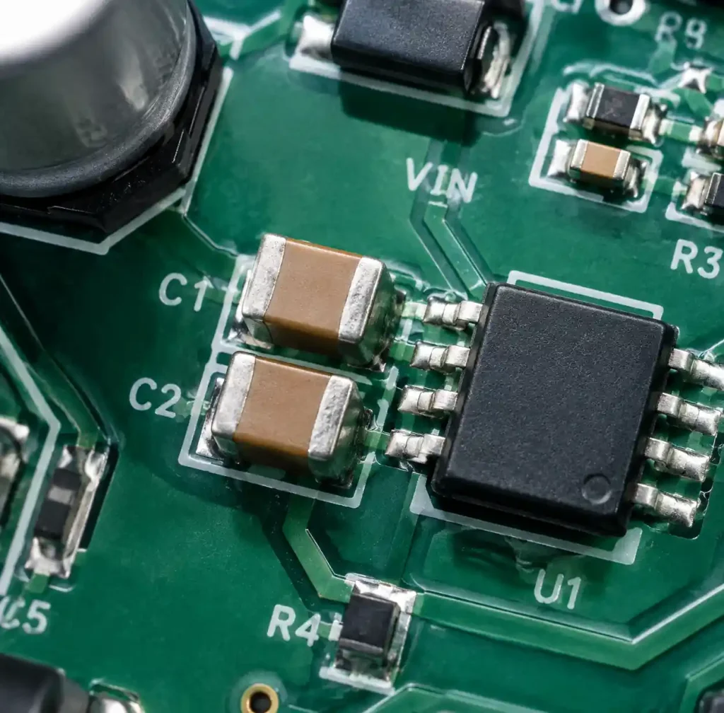 Input filter capacitors positioned close to LED driver IC VIN pin